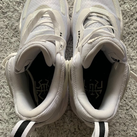 Adidas Hoops F21/S22-TN 21/066 D.1-3. Men US 8. - Picture 6 of 9